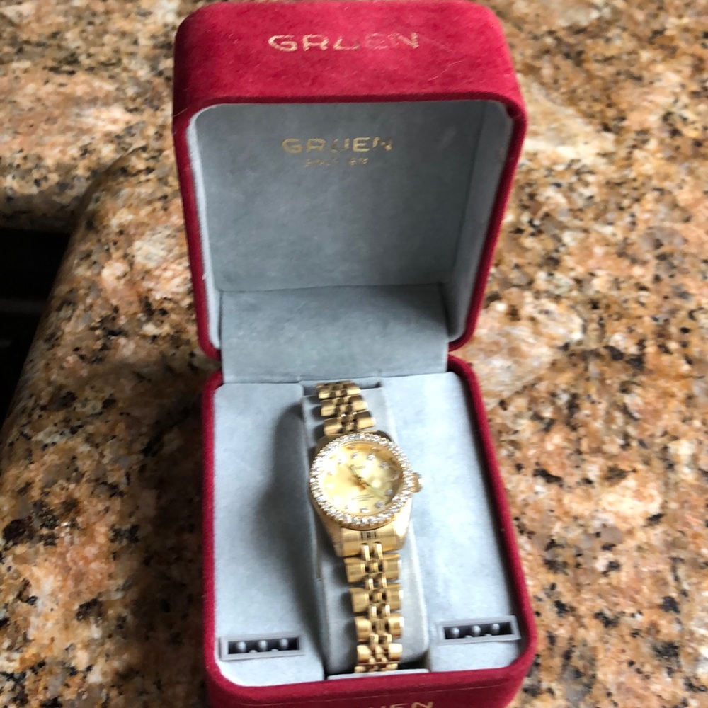 Fancy watch - Picture 2 of 2